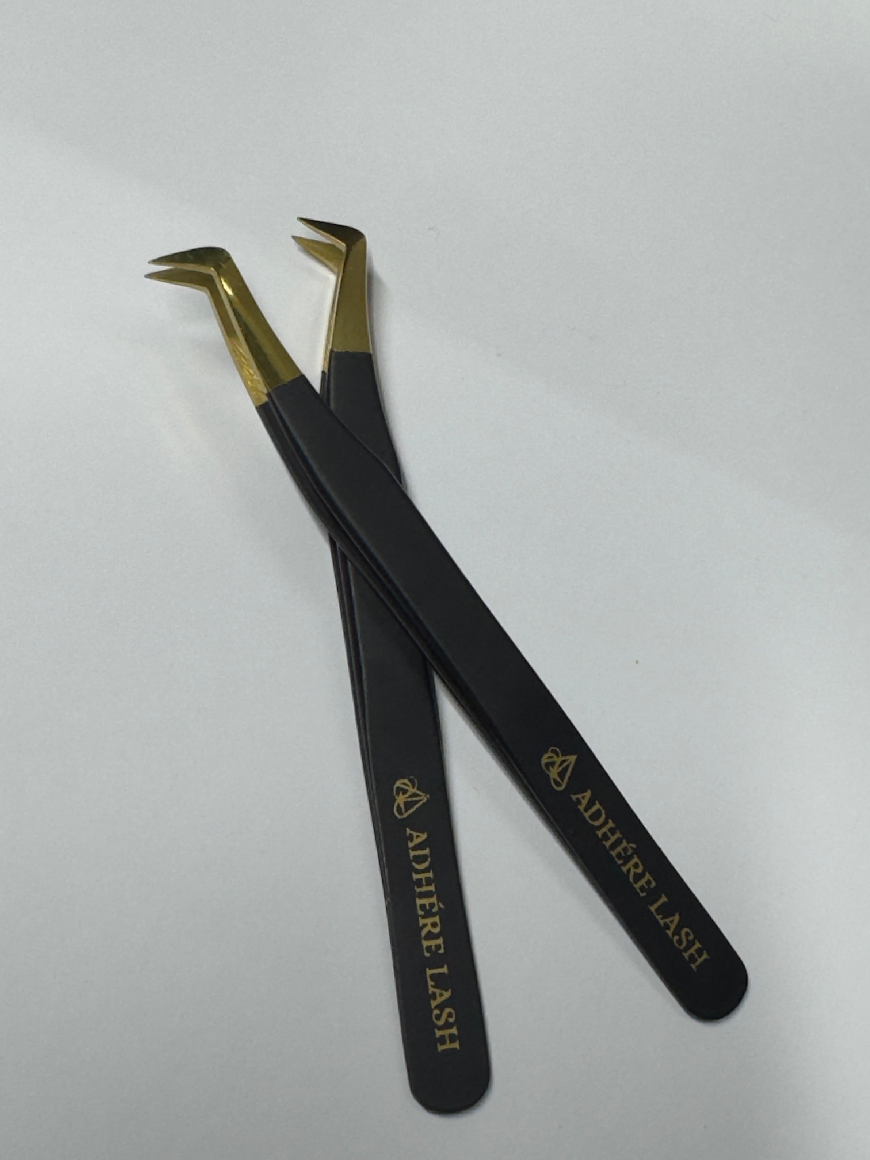 Pinza No. 03 Noir Gold Volume